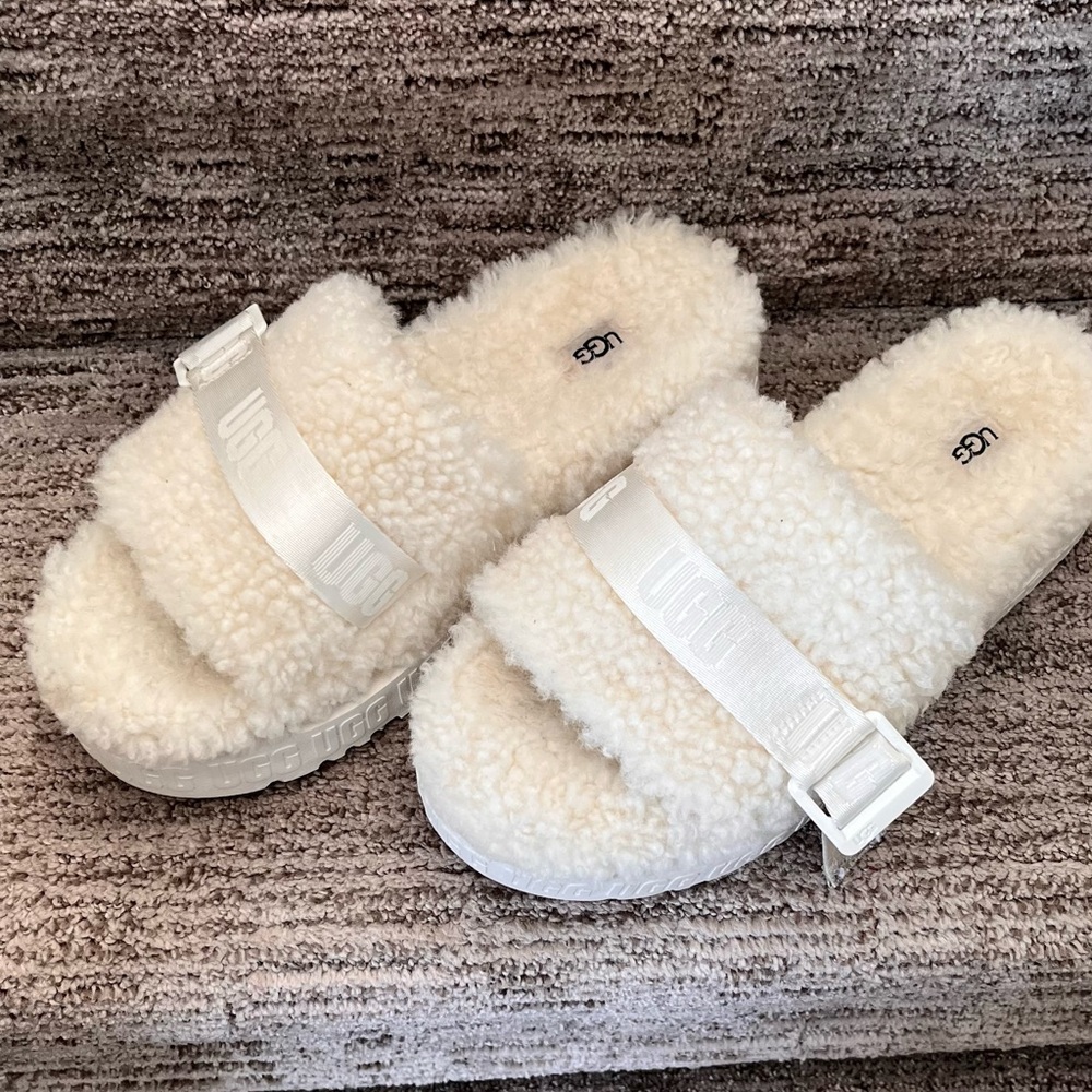 UGG white Fluffita slides